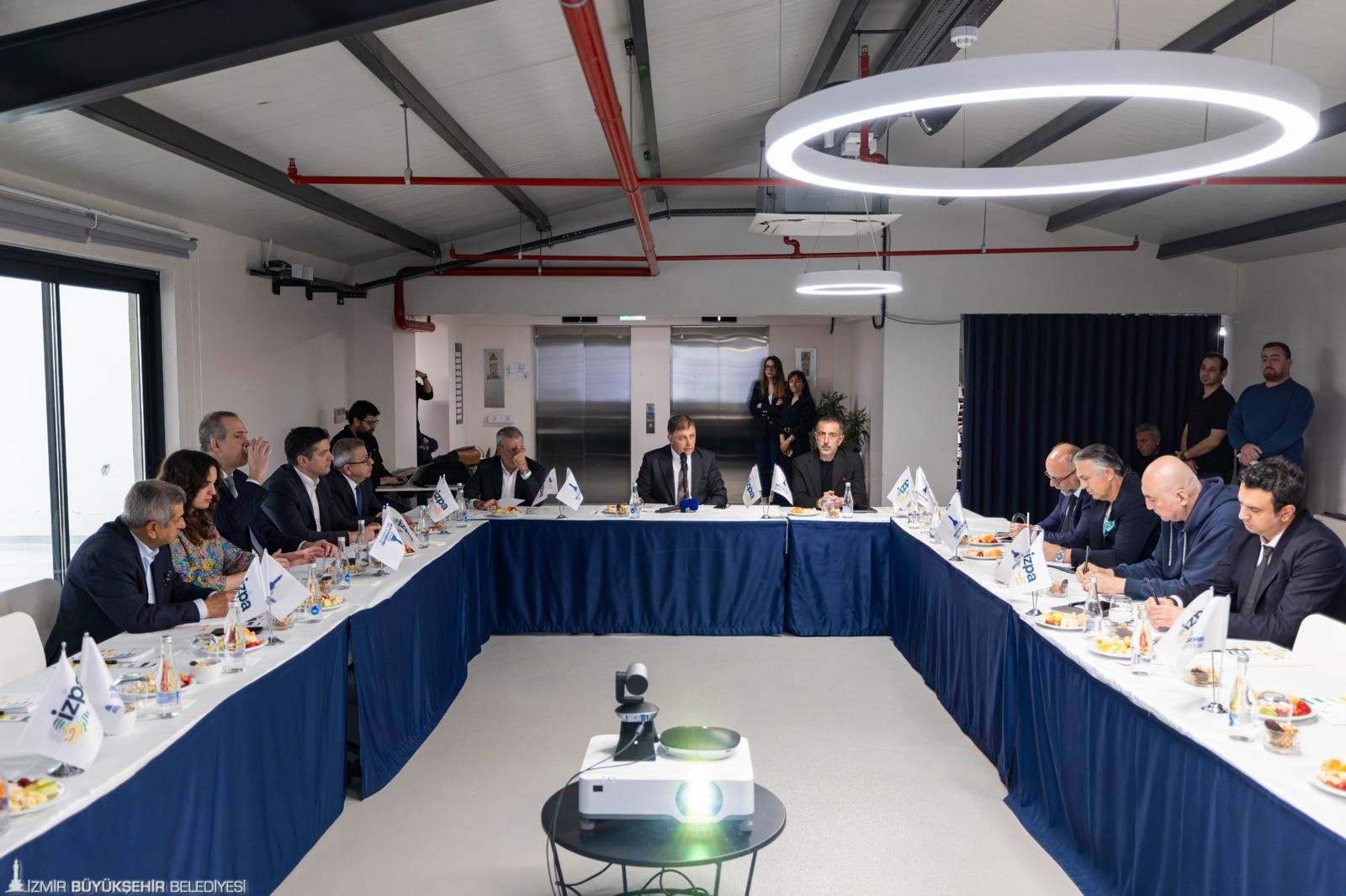 İzmir, yapay zekâ ile yatırım ve kalkınma atağında