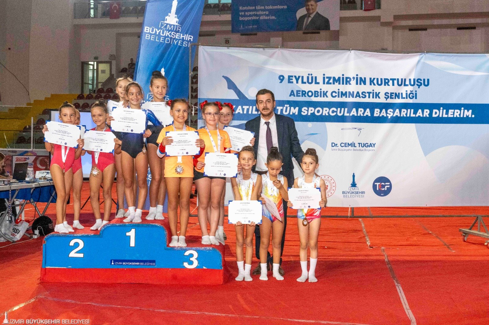 Aerobik Cimnastik Şenliği ile 9 Eylül coşkusu başladı 