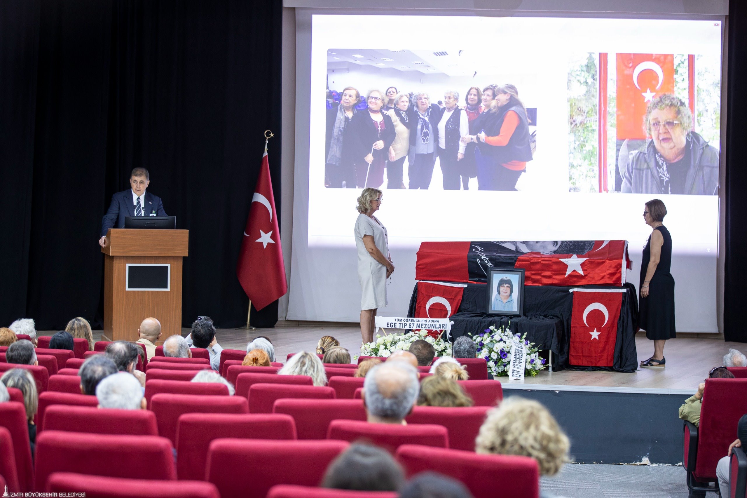 Başkan Tugay’dan hocası Emel Tümbay’a duygusal veda