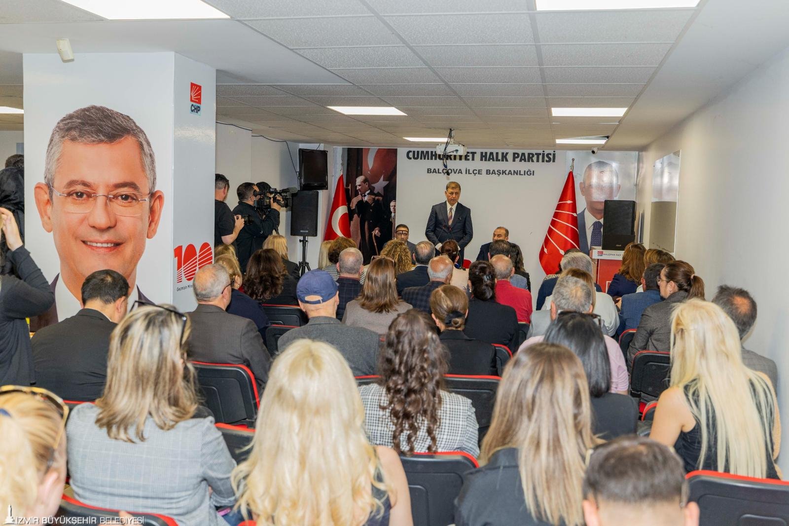 Başkan Tugay teşekkür turuna Balçova’da devam etti