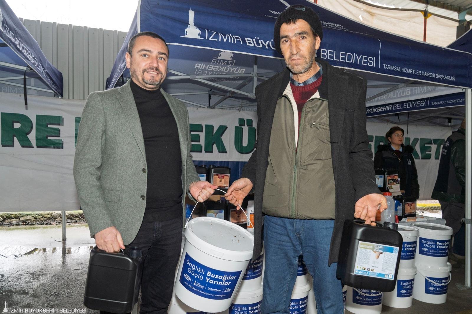 Çiftçiye buzağı kiti ve dezenfektan desteği