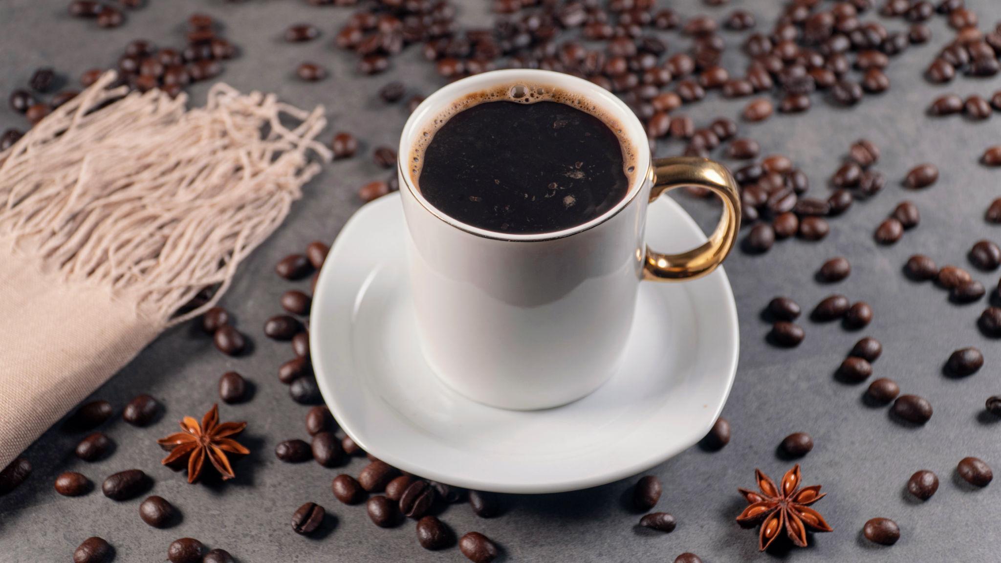 KAHVE İÇİP UYUMAK İŞE YARIYOR MU? “KAHVE UYKUSU” DİKKAT ÇEKİYOR