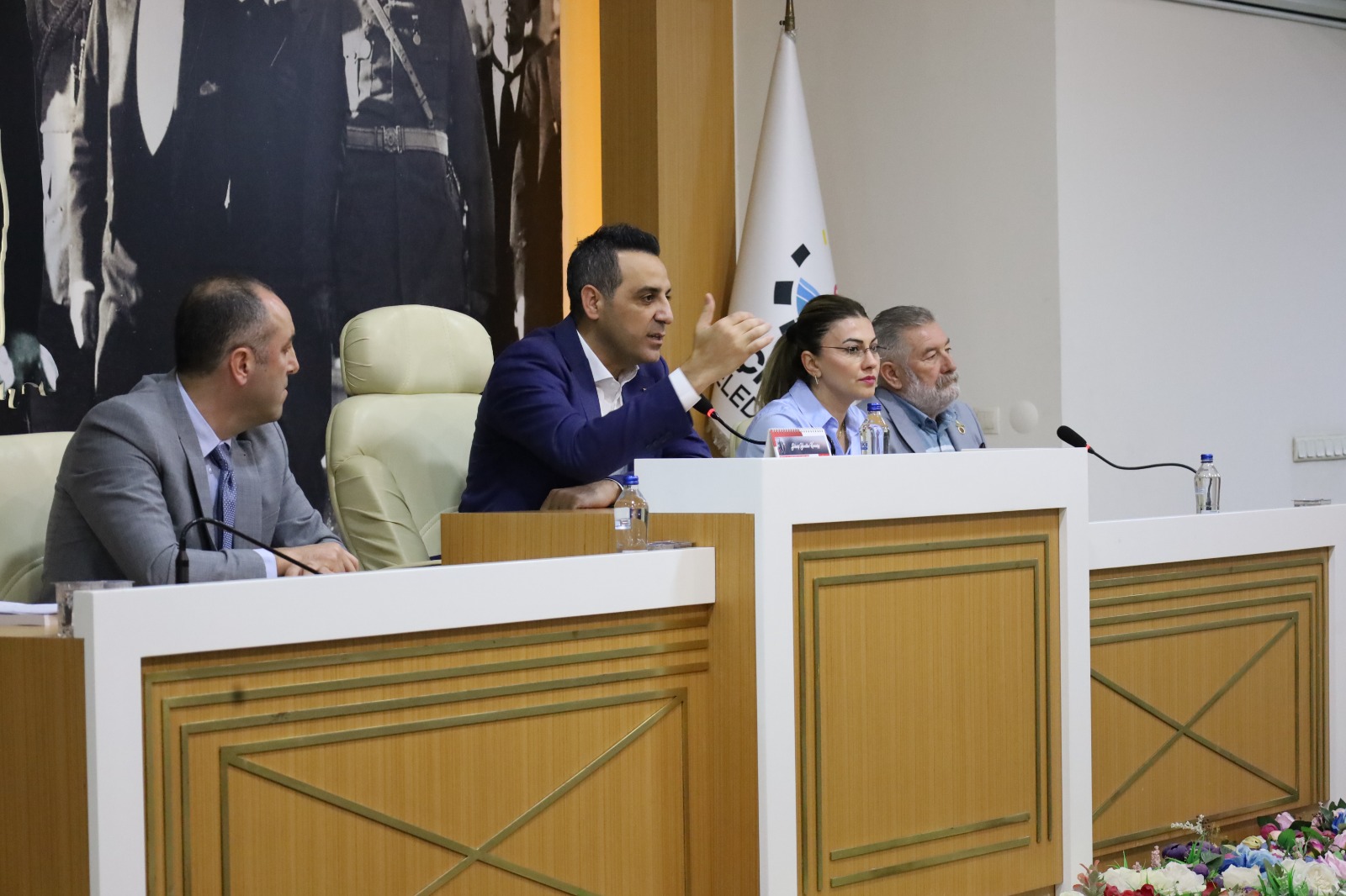 ÇİĞLİ’DE ERTELENEN MECLİS TOPLANDI: KÖYİÇİ İMARI OY ÇOKLUĞUYLA KABUL EDİLDİ