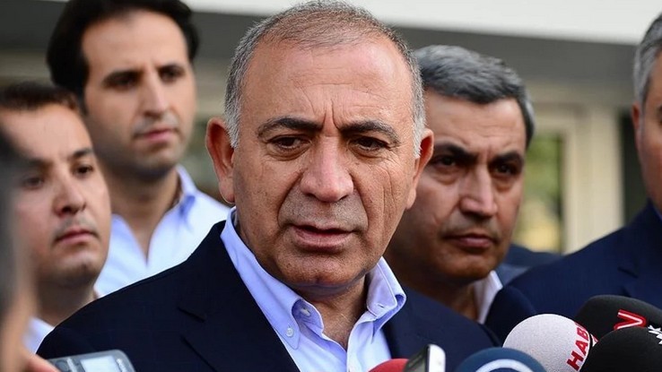 GÜRSEL TEKİN İZMİR’E GELİYOR