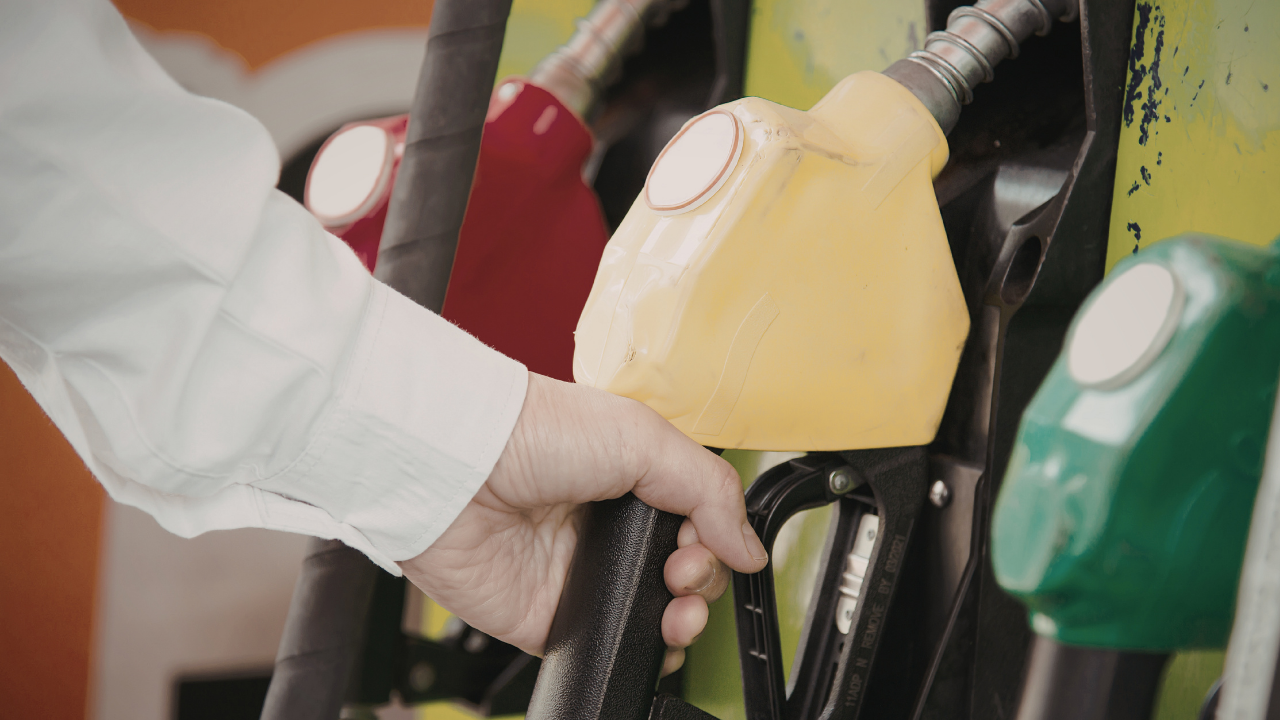 MOTORİNDE İNDİRİM KISA SÜRDÜ: YENİ ZAM YOLDA