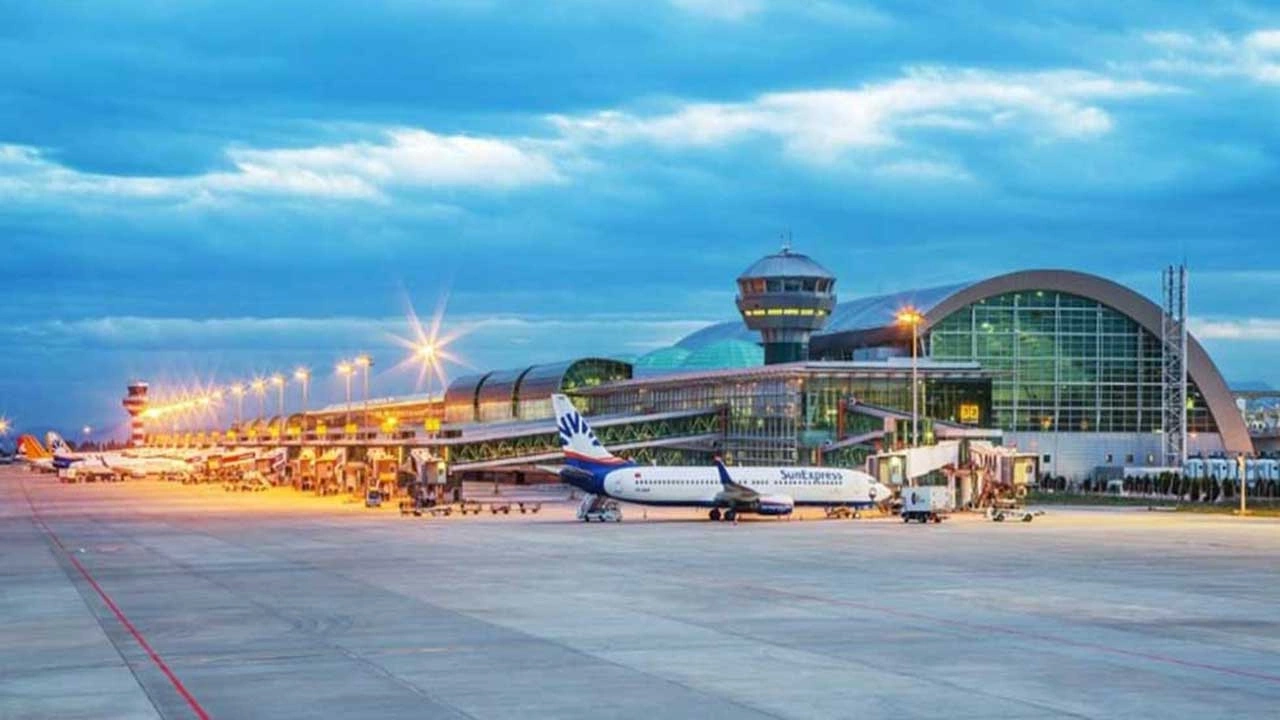 Otobüs, metro, İZBAN... İzmir'de havalimanına nasıl gidilir?