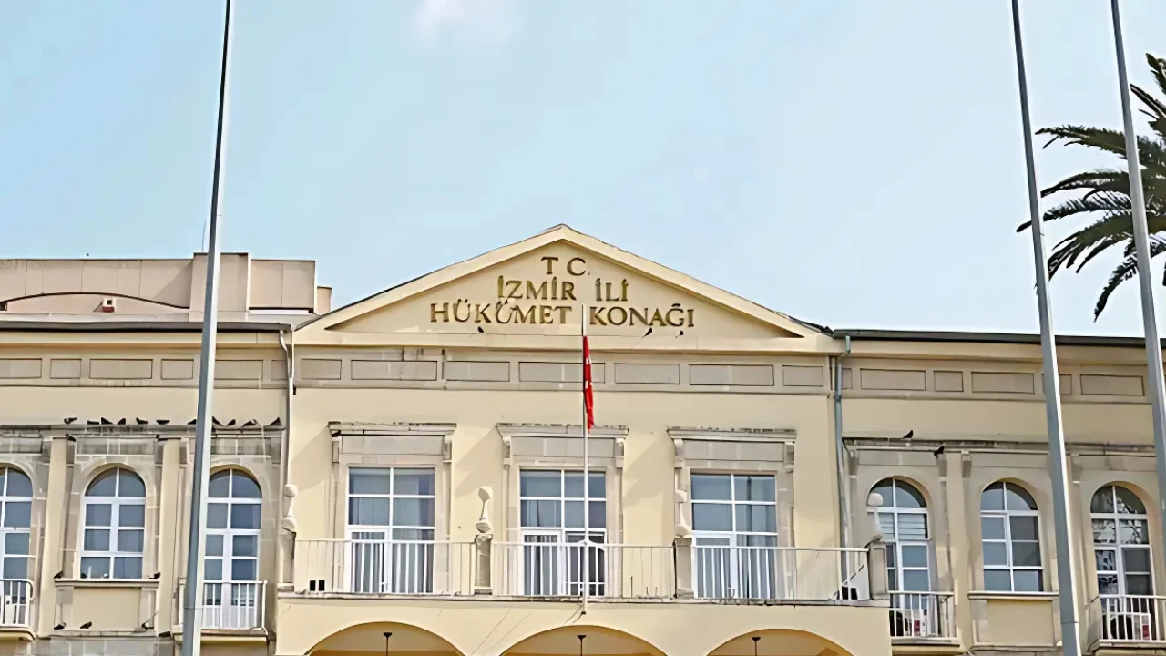 İzmir Valiliği, 5 Gün Süreyle Yürüyüş ve Basın Açıklamalarını Yasakladı