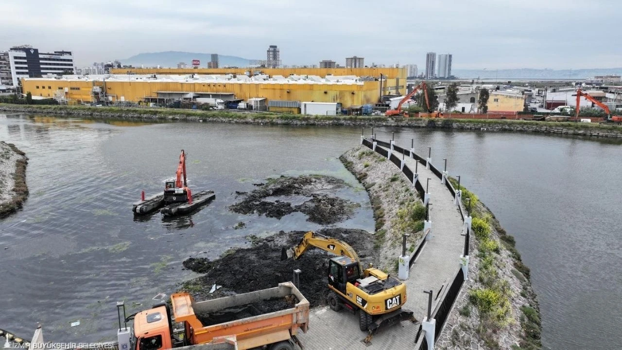 İZSU, İzmir’in temizlik seferberliğinde hedefe ulaşıyor!
