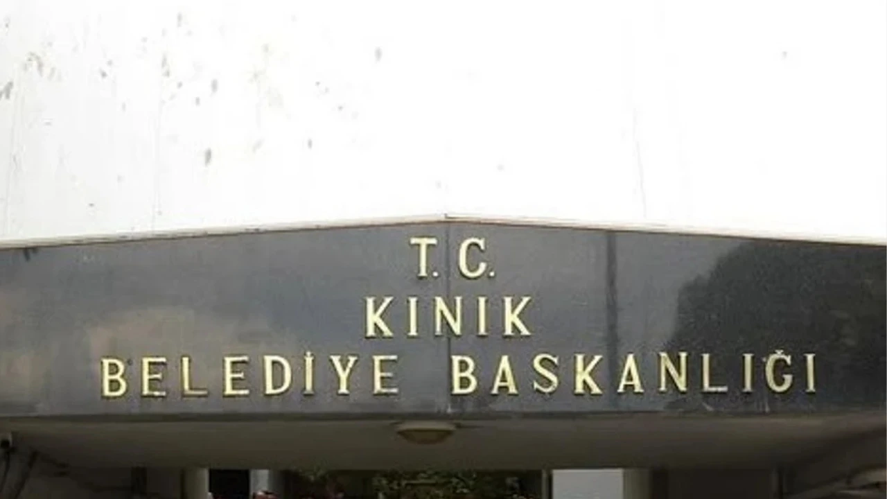 Kınık Belediyesi’nde kriz! 4 CHP’li meclis üyesi istifa etti!