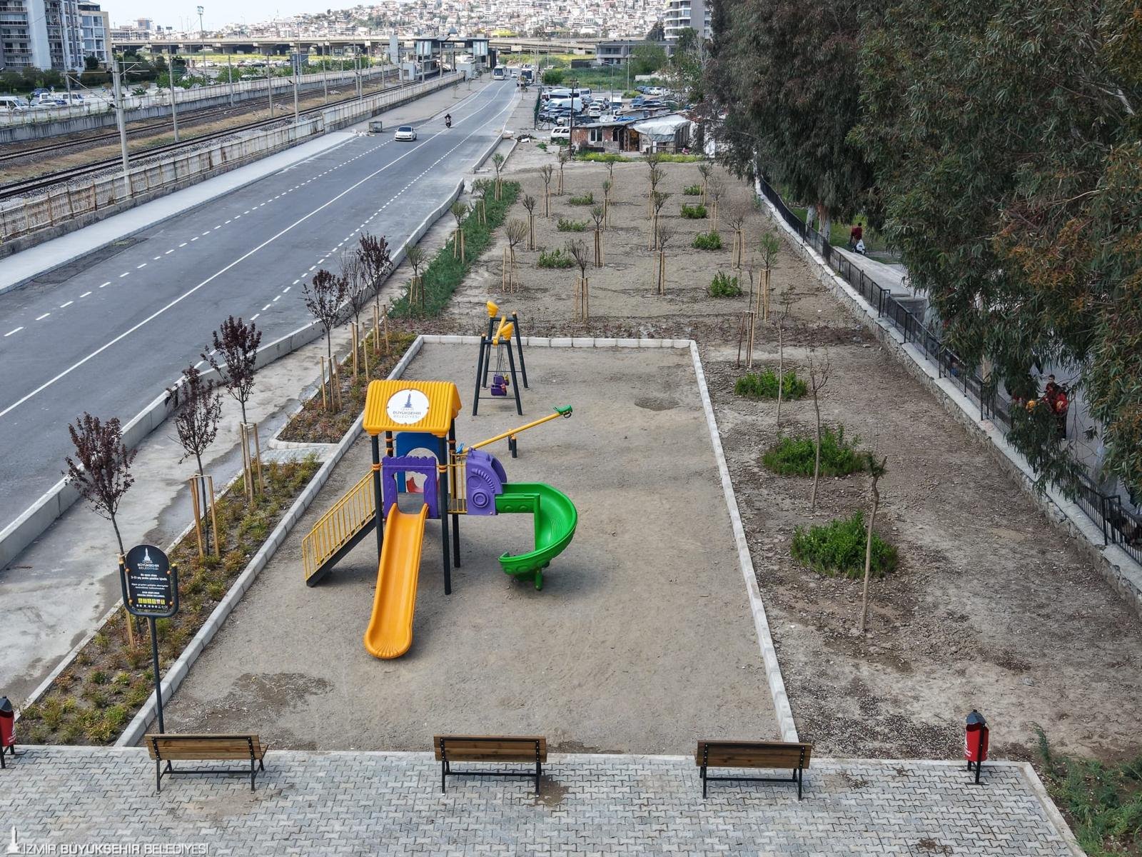 Atıl alan mahalle parkına dönüştü