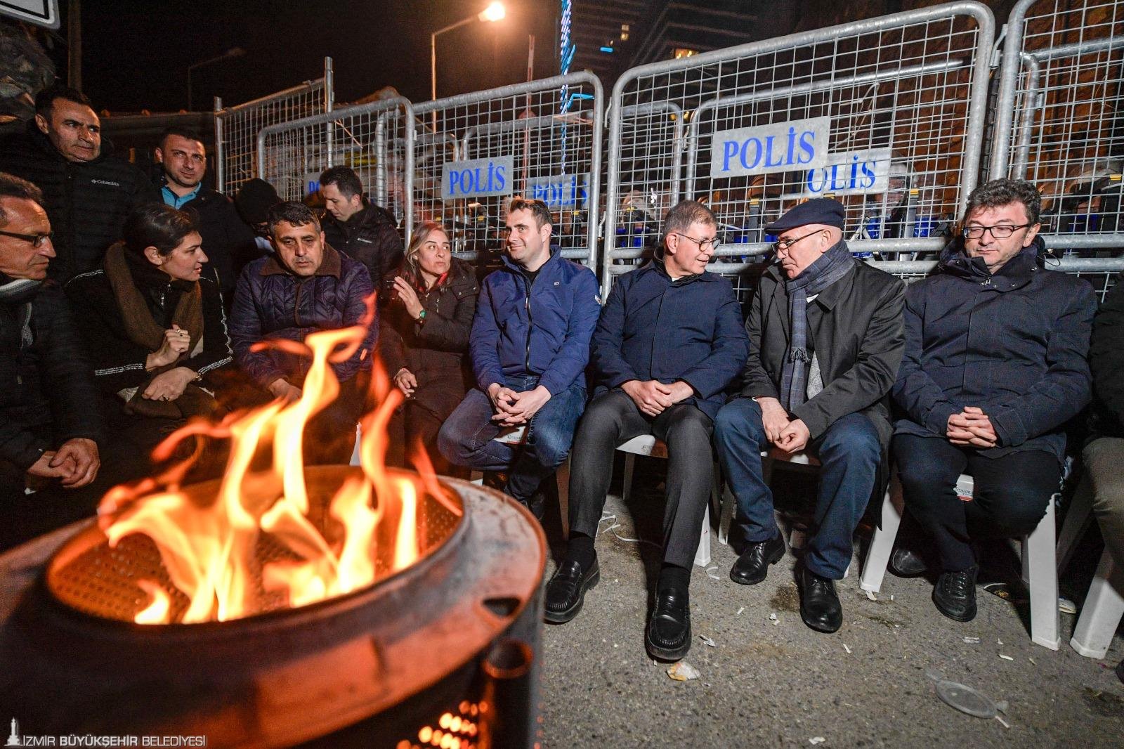 Meslek Fabrikası önünde gece nöbeti