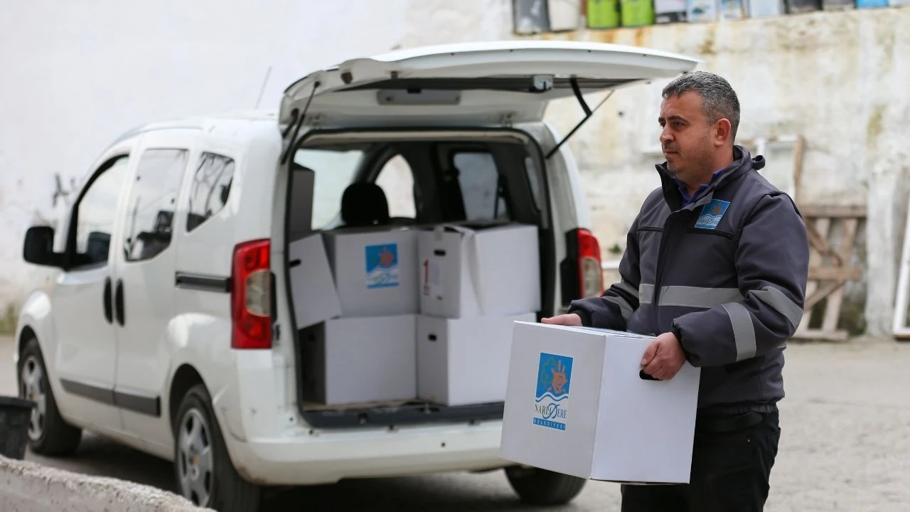 Narlıdere Belediyesi’nden ramazan yardımı