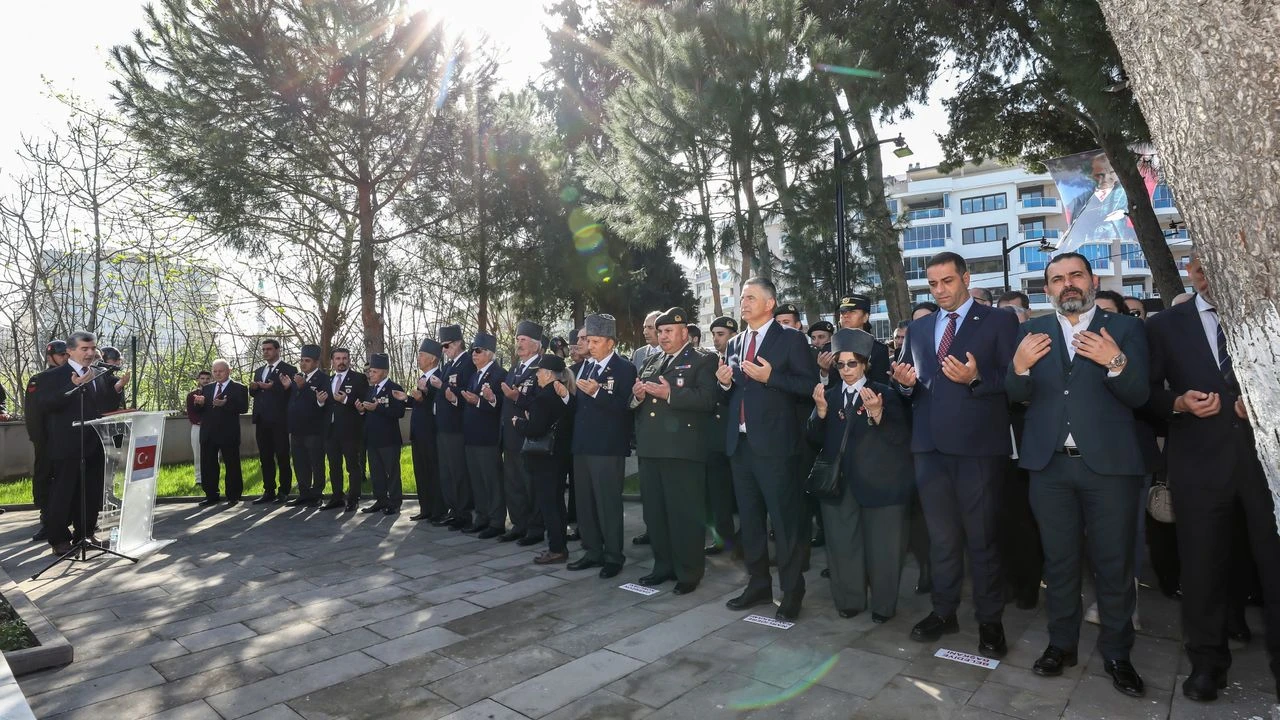 Narlıdere'de 18 Mart etkinlikleri: Şehitler anıldı, oratoryo sahnelendi