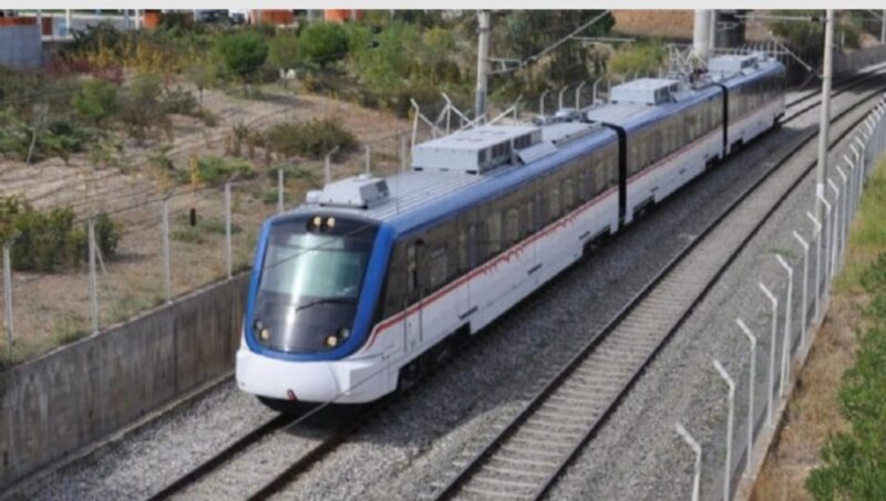 İzmir ulaşımının can damarı olan İZBAN’da arıza meydana geldi. Arıza