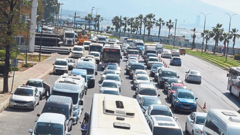 İzmir'de trafiğe kayıtlı araç sayısı açıklandı. Türkiye İstatistik Kurumu verilerine
