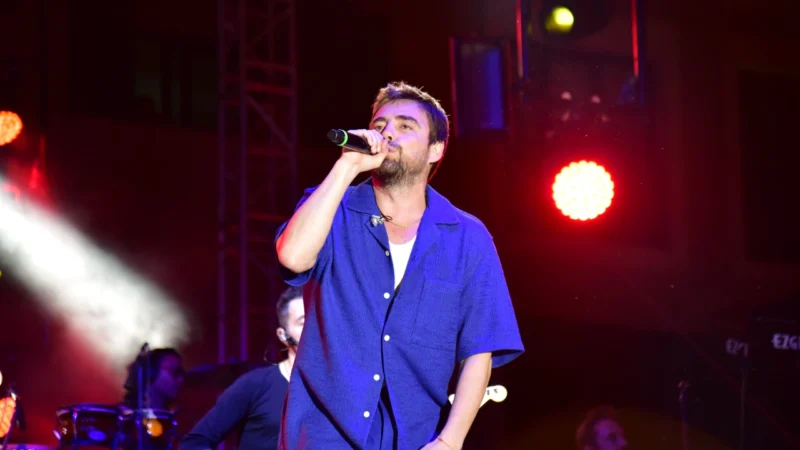 Ünlü pop sanatçısı Murat Dalkılıç, İzmir’e konser vermeye geliyor. Murat