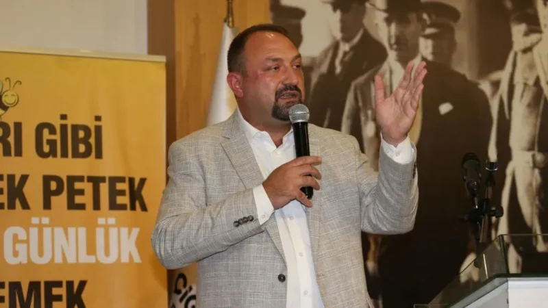 Gümrükçü ‘den sert kongre tepkisi: Soyer'le konuştu, WhatsApp gruplarından ayrıldı.