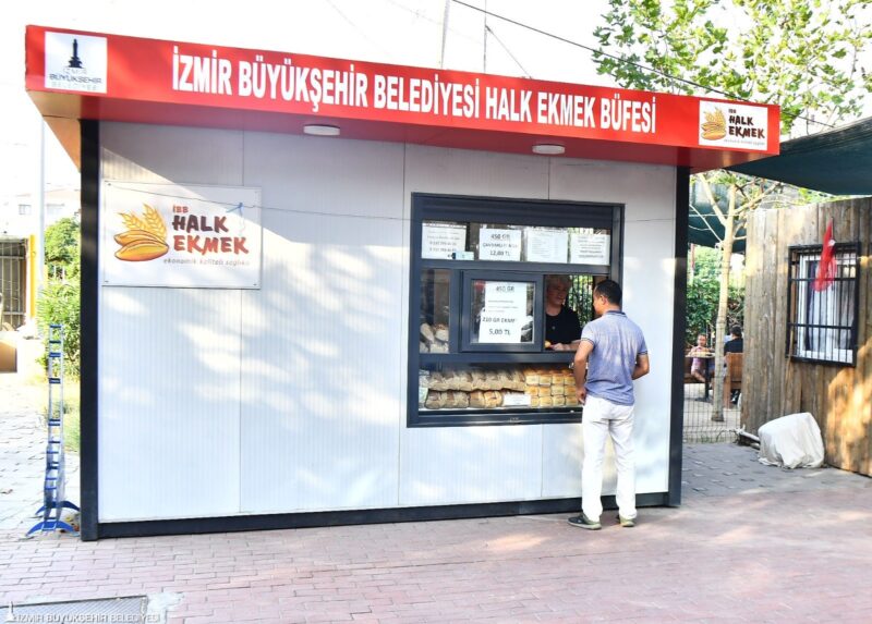 İzmir Büyükşehir Belediyesi Halk Ekmek Fabrikası, her gün el değmeden
