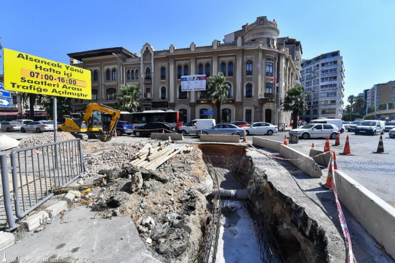 İzmir Büyükşehir Belediyesi dünyanın en eski alışveriş merkezlerinden tarihi Kemeraltı’ndaki