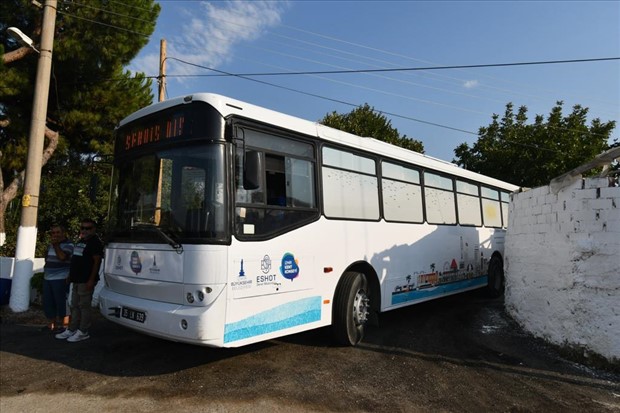 İzmir Büyükşehir Belediyesi, merkeze uzak Orhanlı mahallesindeki öğrencilerin okula ulaşım