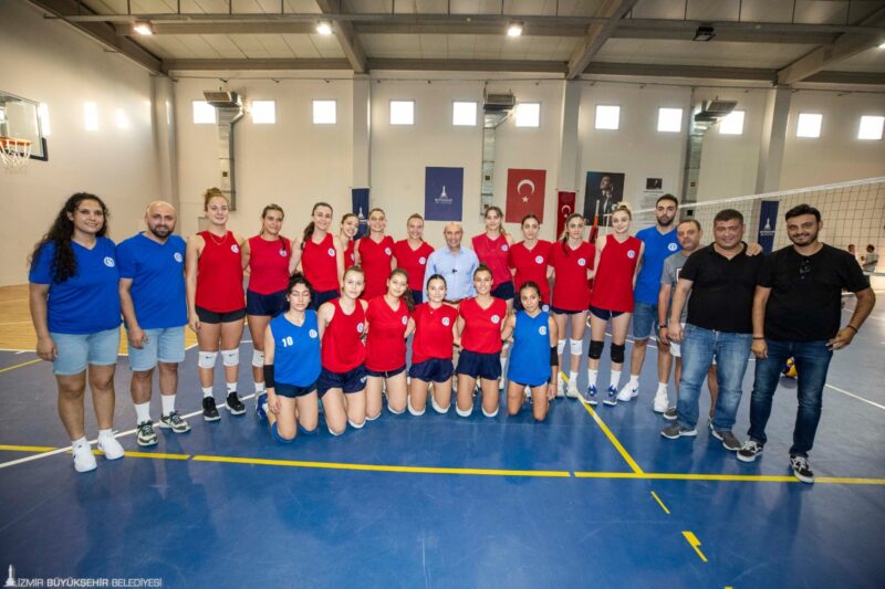 İzmir Büyükşehir Belediyesi, Cumhuriyet’in 100. yılında gençlere Özdere'de kurduğu Gençlik