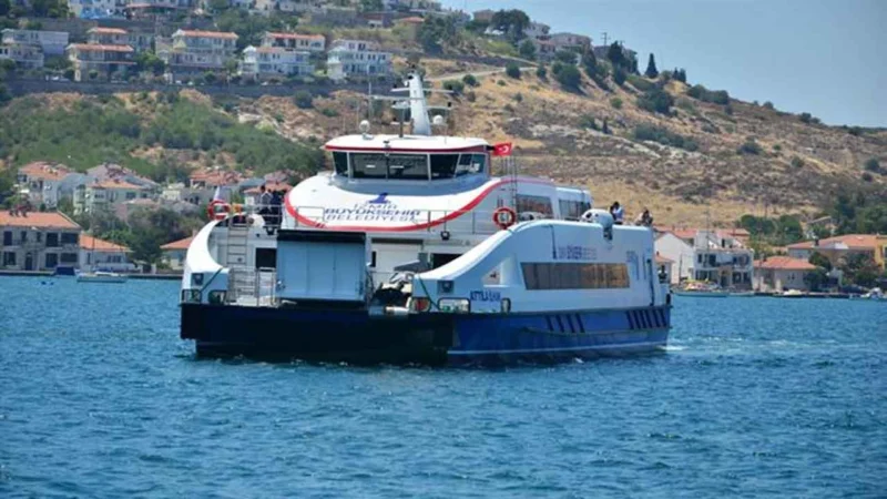 İzdeniz, yarın (26 Ağustos Cumartesi) vapurla Foça'a gitmek isteyenler için