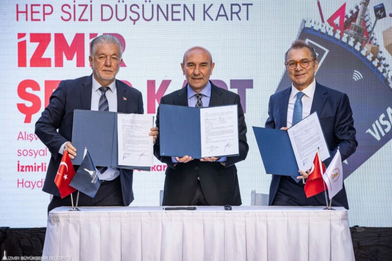 İzmir Büyükşehir Belediye Başkanı Tunç Soyer, dünyanın her yerinde banka