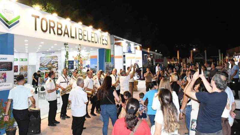 Yoğun katılım ile açılışı gerçekleşen 92. İzmir Enternasyonal Fuarı’nda Torbalı