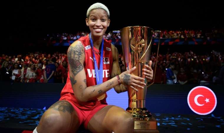 A Milli Kadın Voleybol Takımı ve Fenerbahçe'nin başarılı oyuncusu Melissa