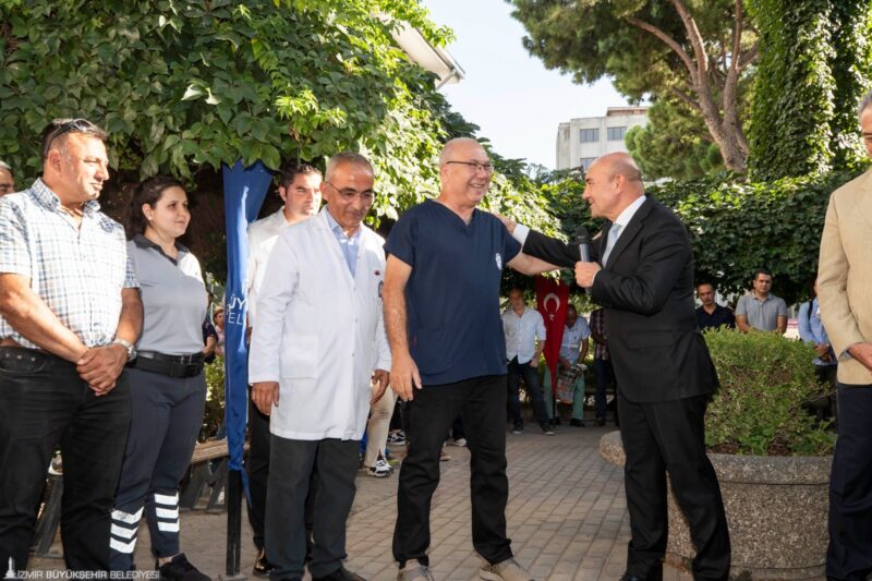 İzmir Büyükşehir Belediyesi Eşrefpaşa Hastanesi’nin Başhekimi Op. Dr. Kadir Devrim