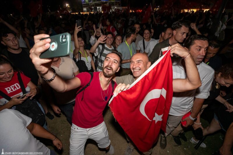 İzmir Büyükşehir Belediye Başkanı Tunç Soyer, ilk kez Avrupa Şampiyonu