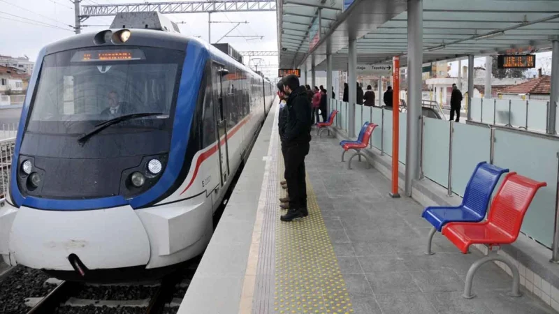 İzmir'in en çok kullanılan ulaşım araçlarından biri de İZBAN'dır. Aliağa