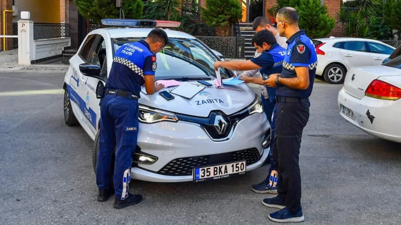 İzmir Büyükşehir Belediyesi ekipleri, yeni eğitim ve öğretim yılının başlamasıyla