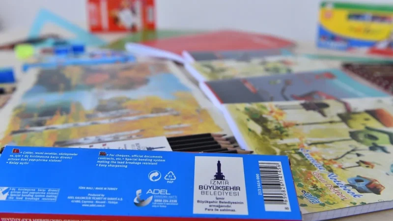 Türkiye’nin zorlu ekonomik koşullarında öğrenci ve velileri yalnız bırakmayan İzmir
