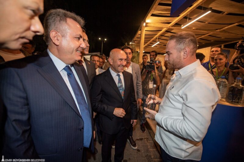 İzmir Büyükşehir Belediye Başkanı Tunç Soyer 92. kez kapılarını açan