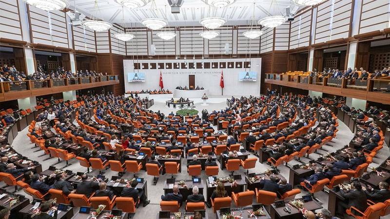 CHP lideri Kemal Kılıçdaroğlu milletvekili olmadığı için Genel Kurul'u locadan
