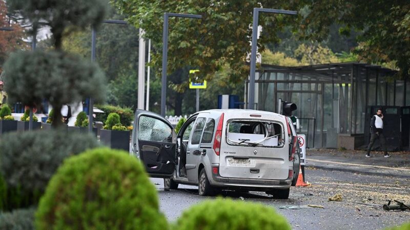 Meclis'in açılmasına saatler kala İçişleri Bakanlığı'na terör saldırısı gerçekleştirildi. Önce