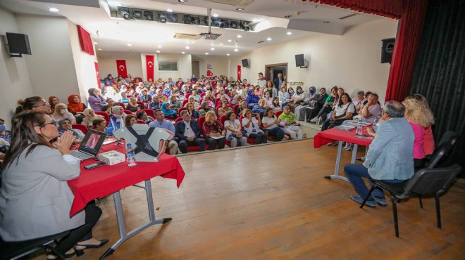 Vatandaşlara yönelik bilgilendirme seminerlerini aralıksız sürdüren Bayraklı Belediyesi, meme kanserine