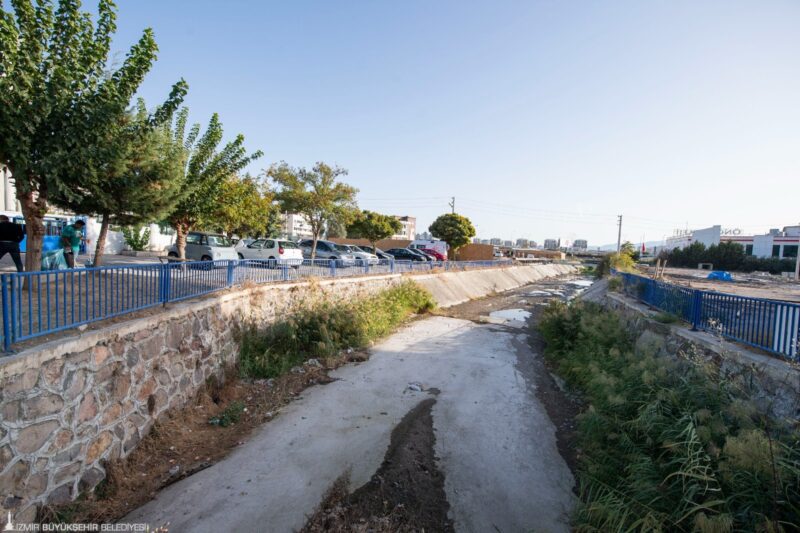 İzmir Büyükşehir Belediyesi, Çiğli Aydınlıkevler Mahallesi’nde Cemil Meriç Bulvarı ile