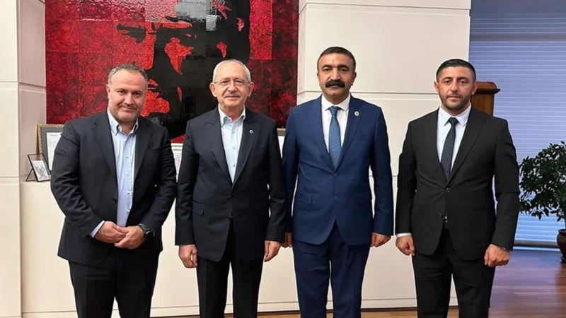 Çiğli İlçe Başkanı Erkan Akar ve Çiğli’den Kurultay Delegeleri Niyazi