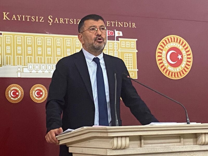BİNLERCE ÖĞRENCİNİN GİRDİĞİ OKULLARDA HASAR TESPİTLERİ YENİDEN YAPILMALI