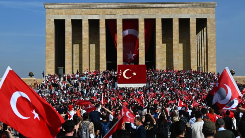 Milli Savunma Bakanlığı, Cumhuriyetin 100. yıl dönümünde Anıtkabir'de ziyaretçi rekoru