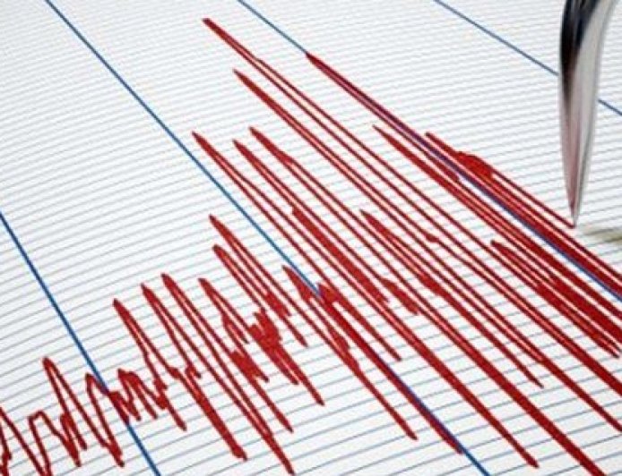 İzmir'de saat 16.30'da 3,7 büyüklüğünde deprem meydana geldi.