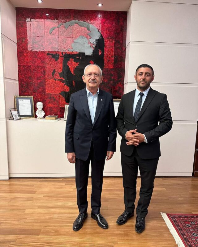 Cumhuriyet Halk Partisi'nde kurultay delegesi ve Çiğli'de belediye başkanlık adaylığı