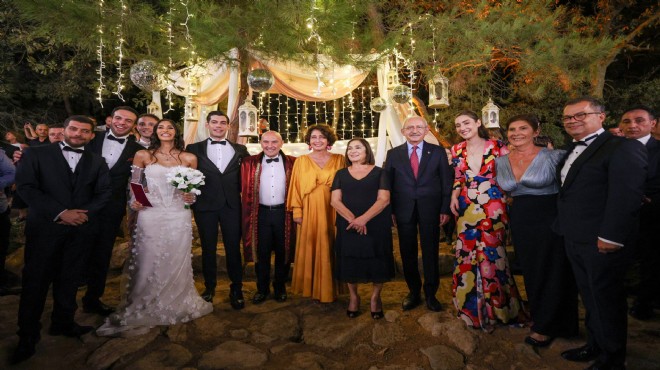 Tunç Soyer, kızı Duygu'nun nikahını kendisi kıydı.