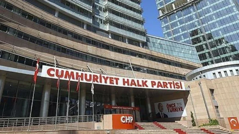 Cumhuriyet Halk Partisi, Kasım'da olağan kurultayını gerçekleştirdi. Henüz kurultaya gidilmeden
