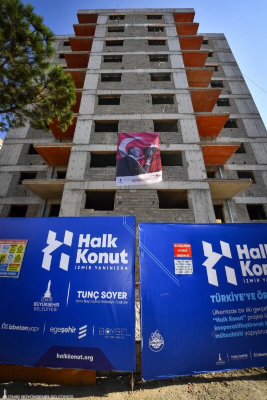 30 Ekim depreminin ardından özellikle orta hasarlı binaların yeniden yapılması