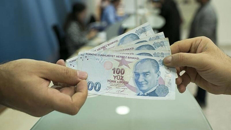 Gençlik ve Spor Bakanı Osman Aşkın Bak, burs ve öğrenim