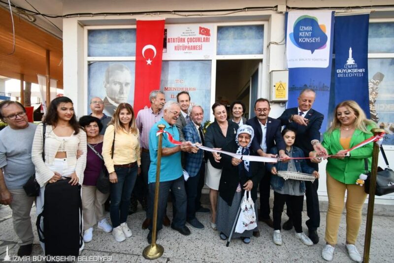İzmir Büyükşehir Belediyesi, İzmir Kent Konseyi ve İzmir Kitap Gönüllüleri'nin