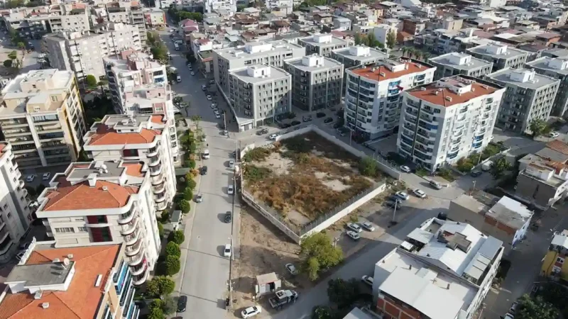 Bayraklı Belediye Başkanı Serdar Sandal, TEİAŞ tarafından Adalet Mahallesi’nde yapılmak